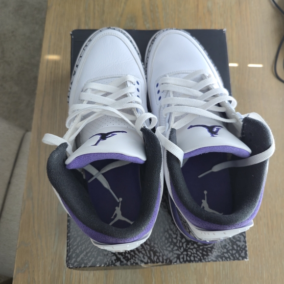 Jordan Athletic Shoes White and Purple